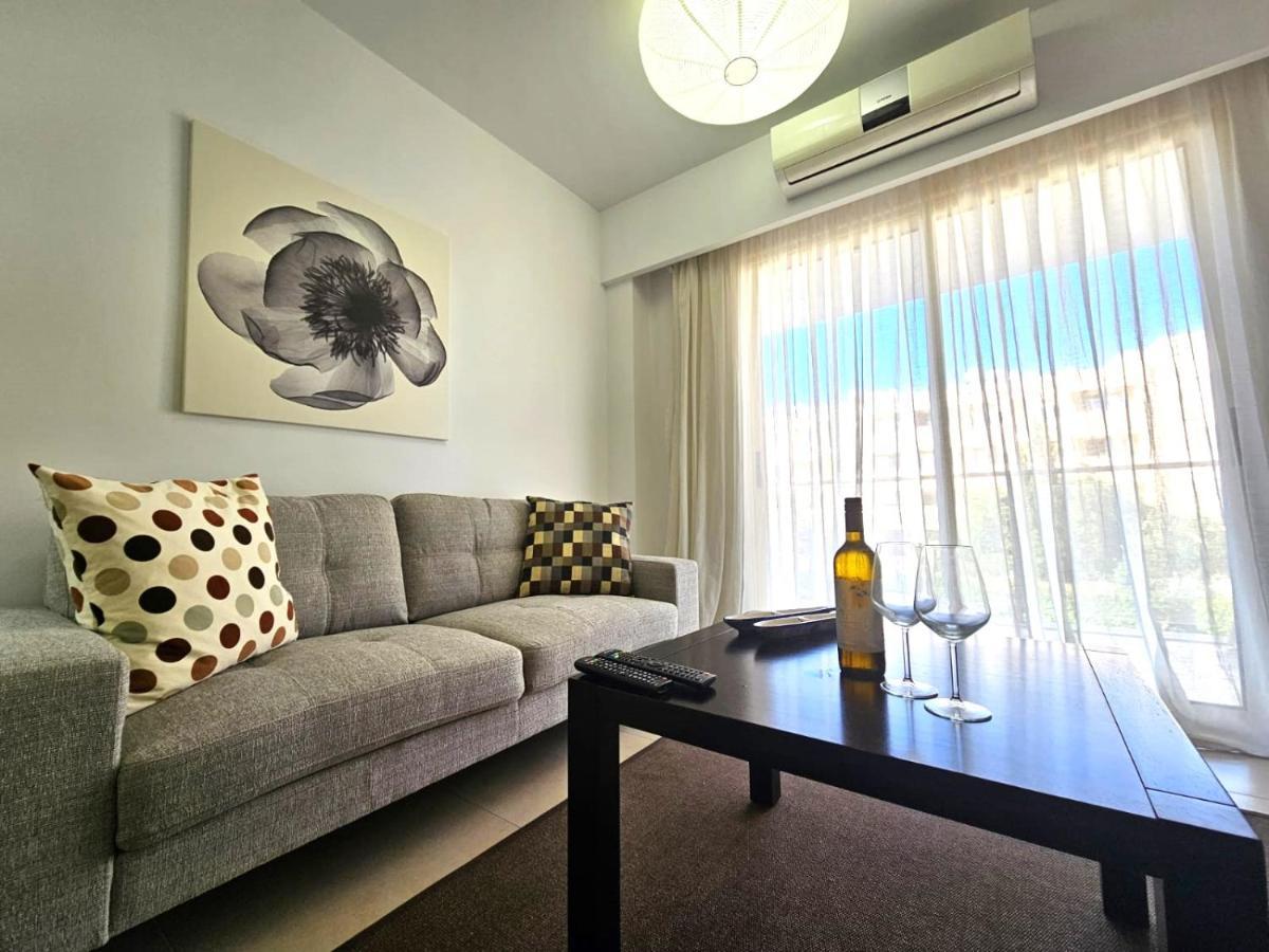 Elysia Park Apartments Paphos ภายนอก รูปภาพ