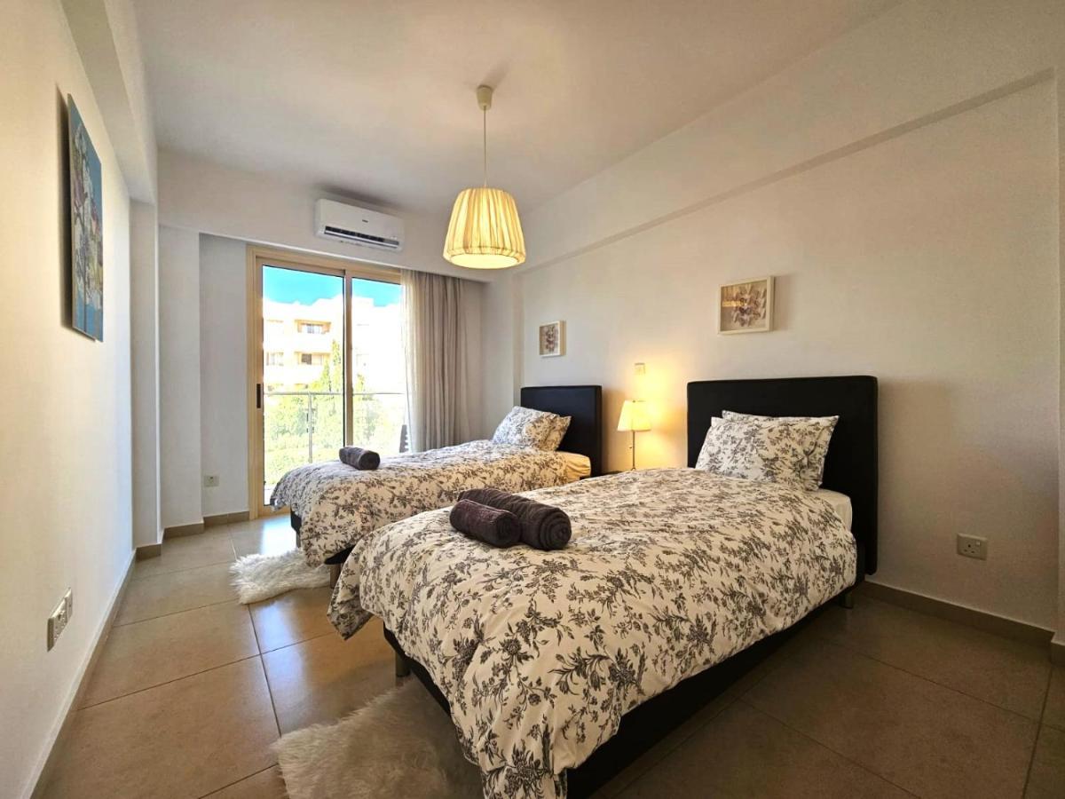 Elysia Park Apartments Paphos ภายนอก รูปภาพ