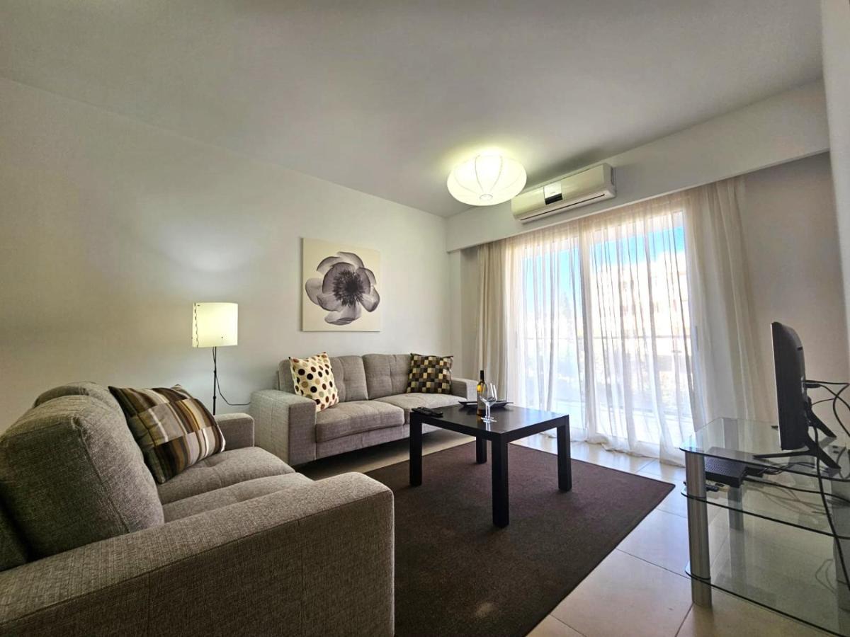Elysia Park Apartments Paphos ภายนอก รูปภาพ