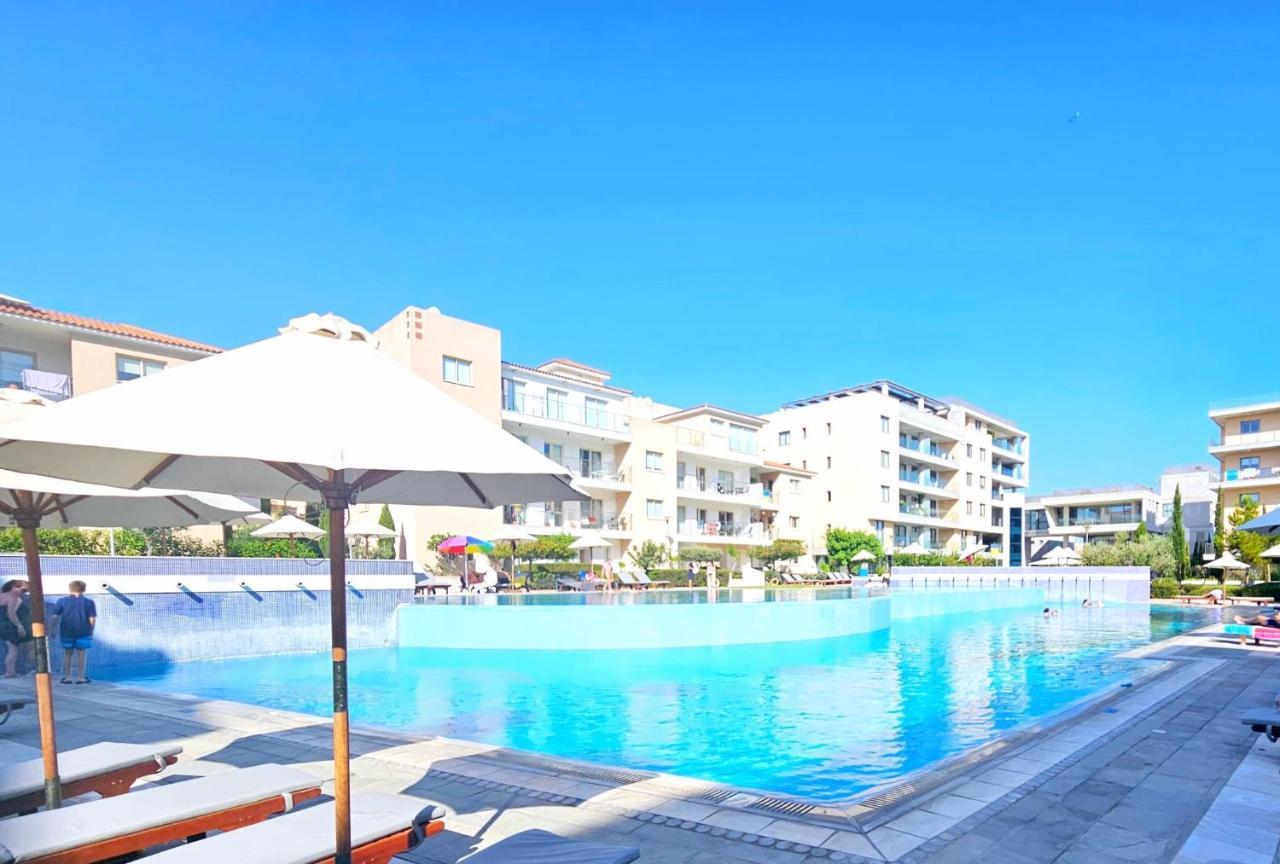 Elysia Park Apartments Paphos ภายนอก รูปภาพ