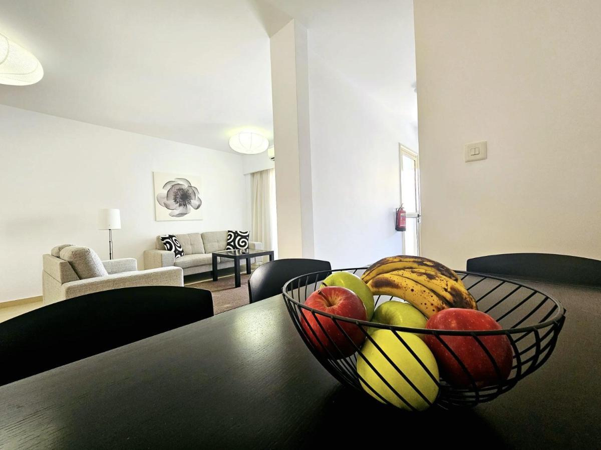 Elysia Park Apartments Paphos ภายนอก รูปภาพ