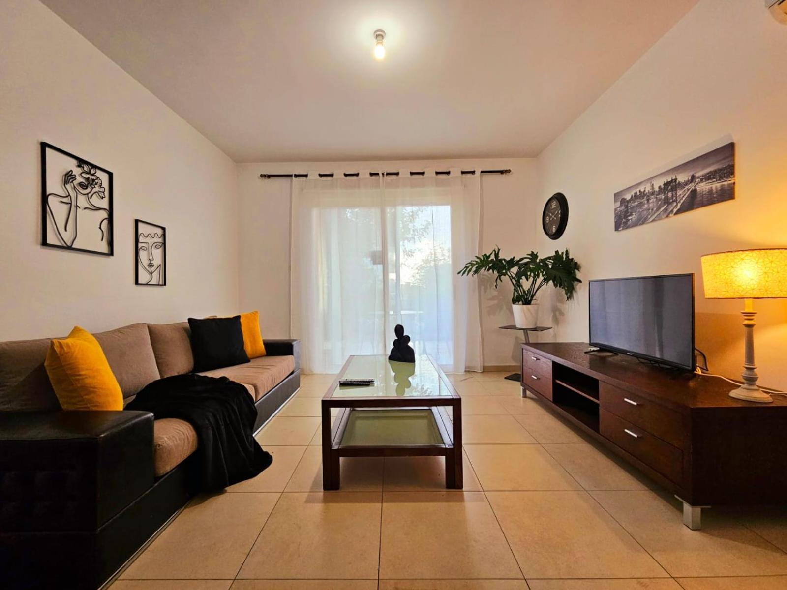 Elysia Park Apartments Paphos ภายนอก รูปภาพ