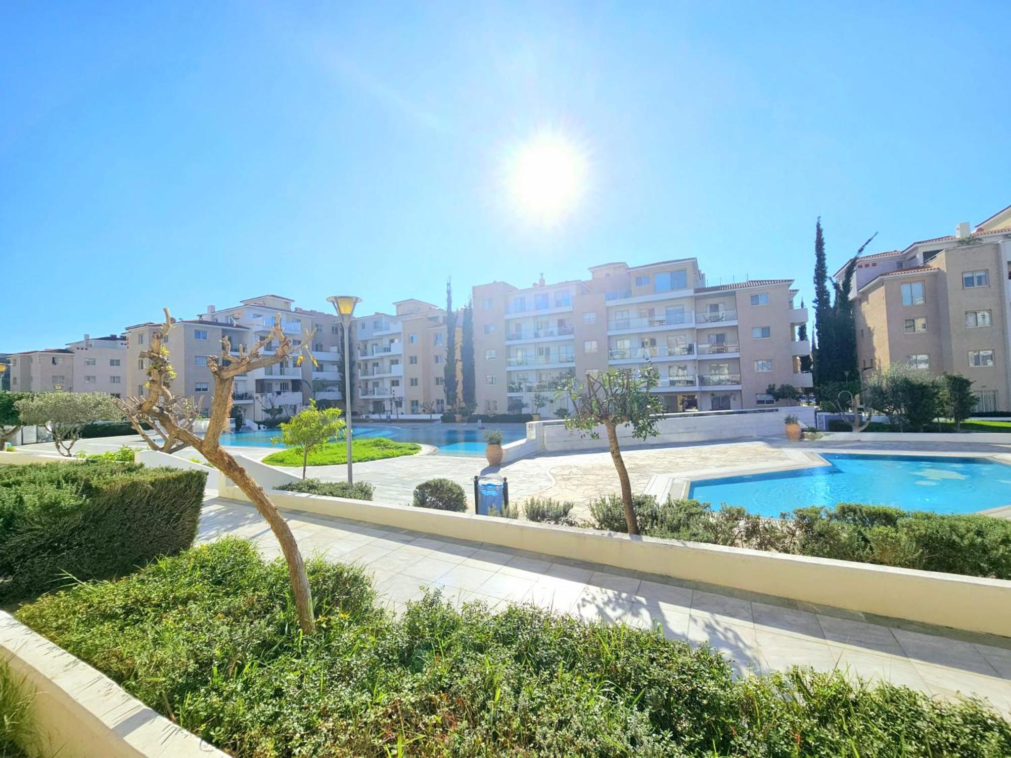 Elysia Park Apartments Paphos ภายนอก รูปภาพ