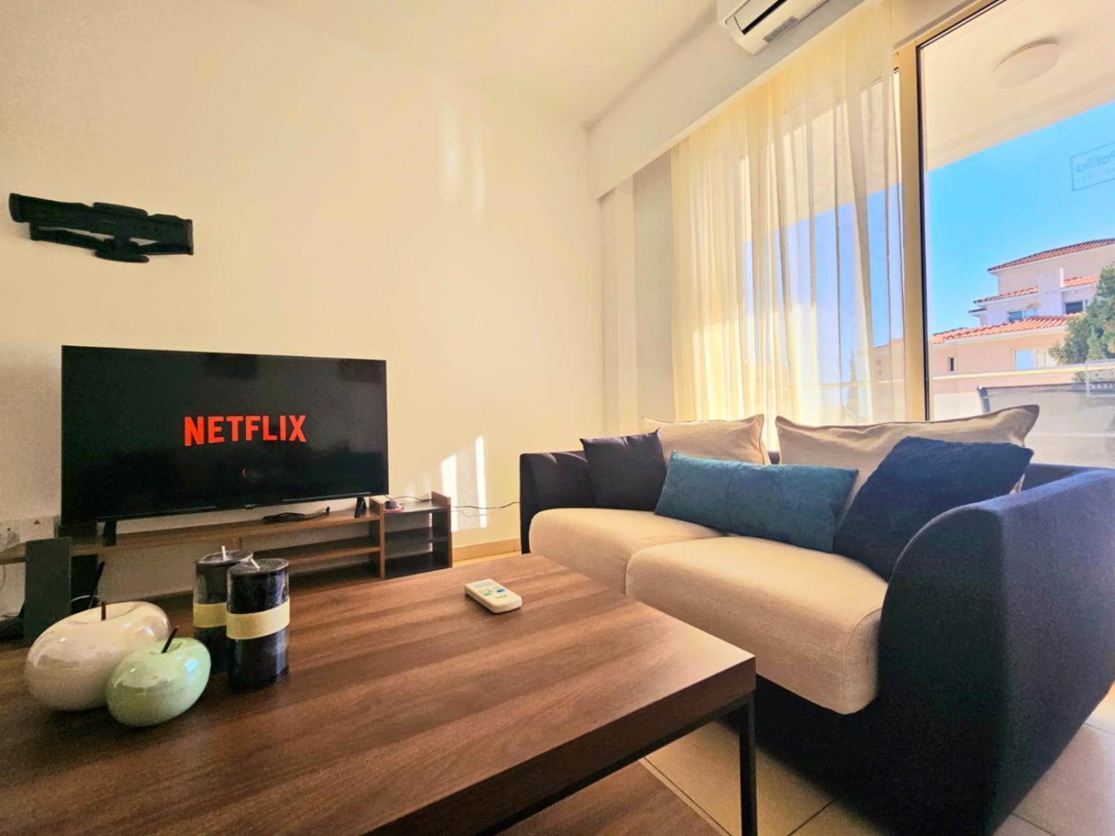 Elysia Park Apartments Paphos ภายนอก รูปภาพ