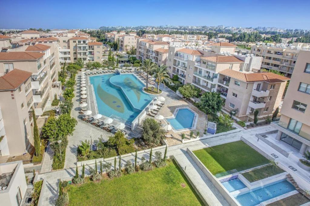 Elysia Park Apartments Paphos ภายนอก รูปภาพ